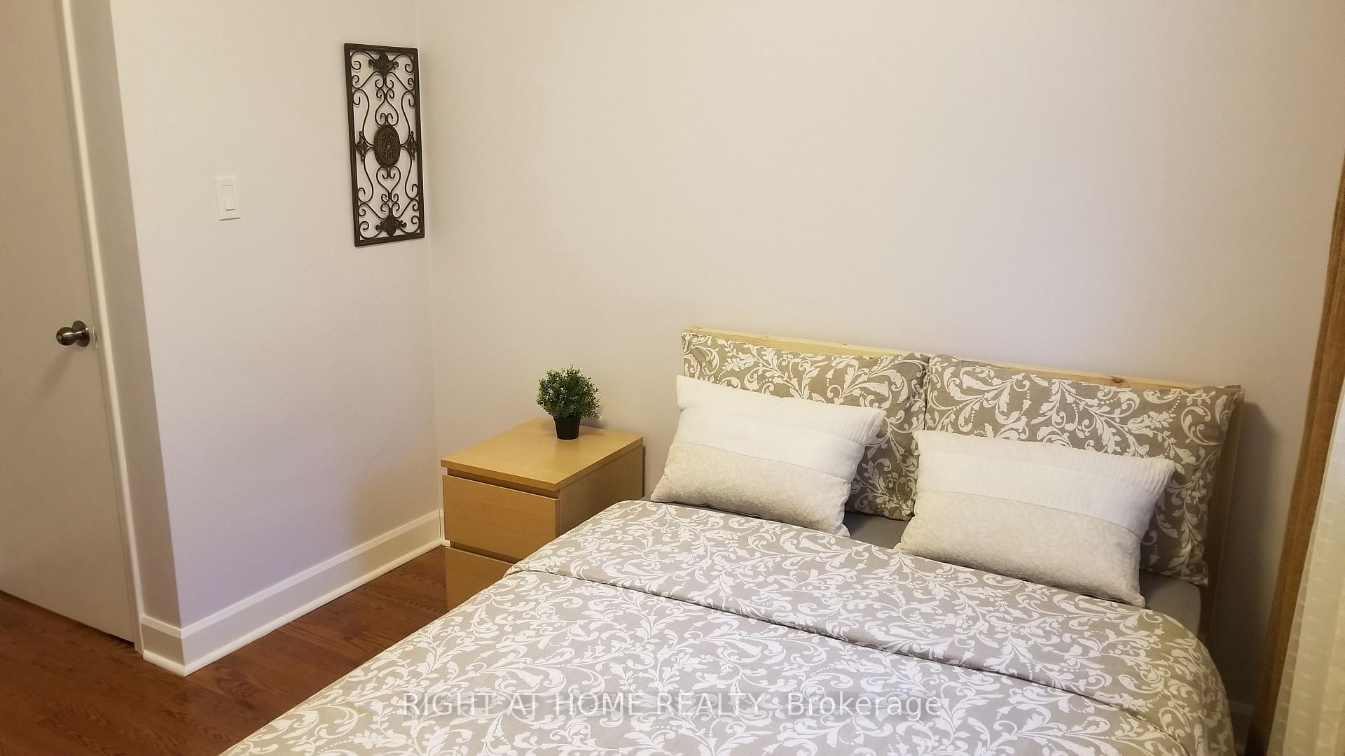 Photo 21 of 47 Roywood Drive, North York, Parkwoods-Donalda — HOMEH