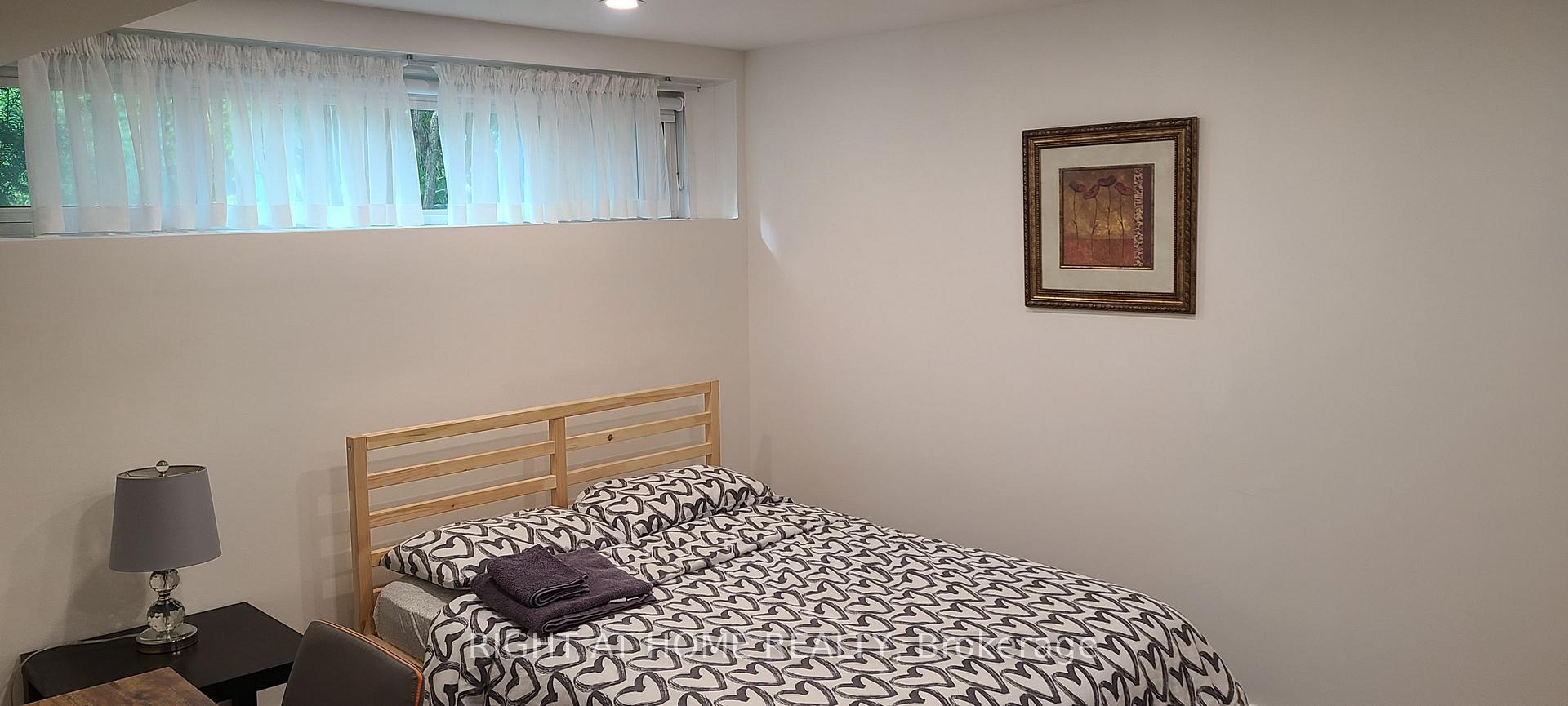 Photo 35 of 47 Roywood Drive, North York, Parkwoods-Donalda — HOMEH