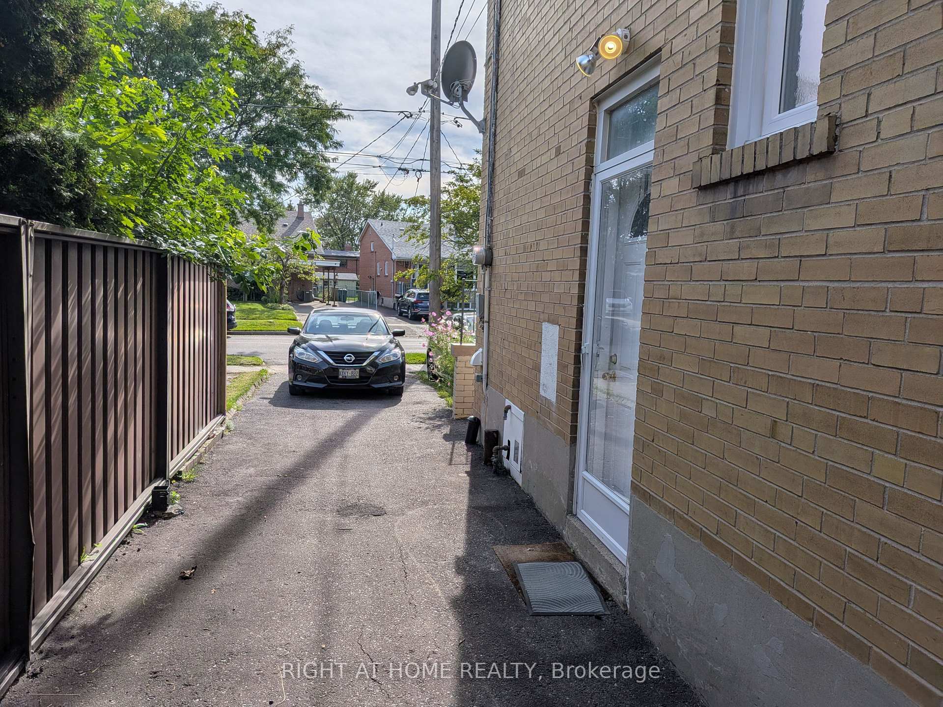 Photo 42 of 47 Roywood Drive, North York, Parkwoods-Donalda — HOMEH