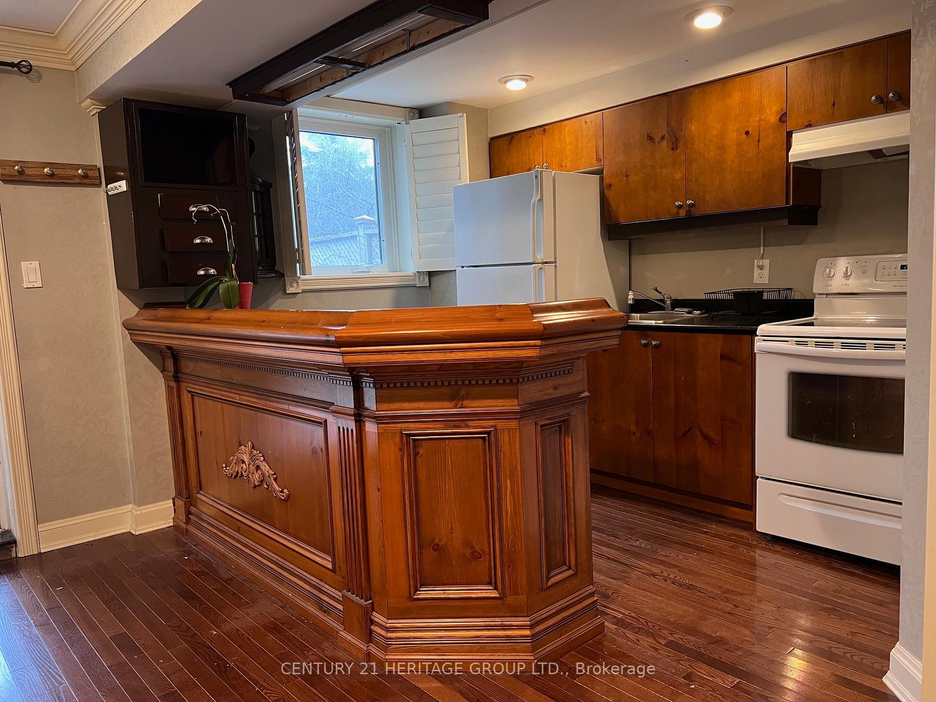Photo 6 of Unit Bsmt, 71 Primeau Drive, Aurora, Aurora Grove — HOMEH