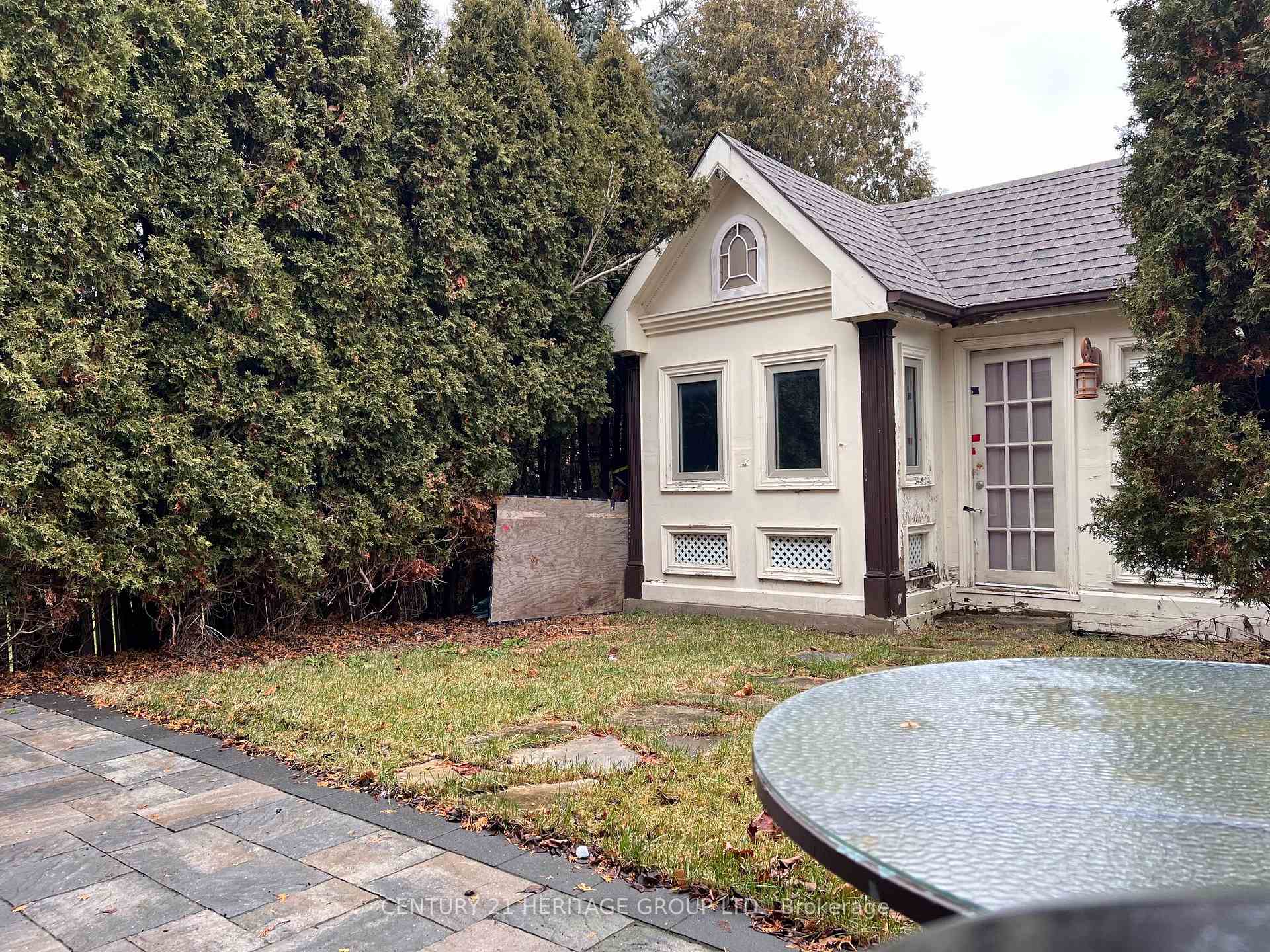 Photo 10 of Unit Bsmt, 71 Primeau Drive, Aurora, Aurora Grove — HOMEH