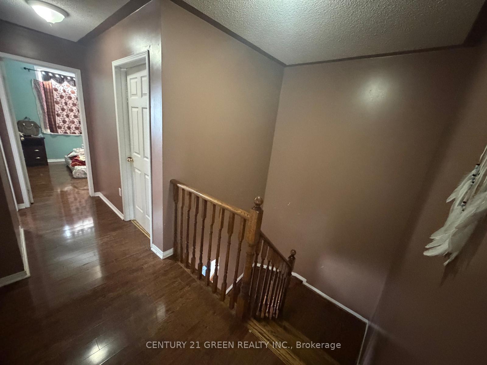 Photo 17 of Unit Main & 2nd Level, 68 Seaside Circle, Brampton, Sandringham-Wellington — HOMEH