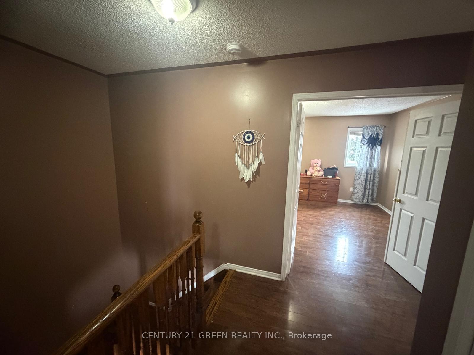 Photo 18 of Unit Main & 2nd Level, 68 Seaside Circle, Brampton, Sandringham-Wellington — HOMEH