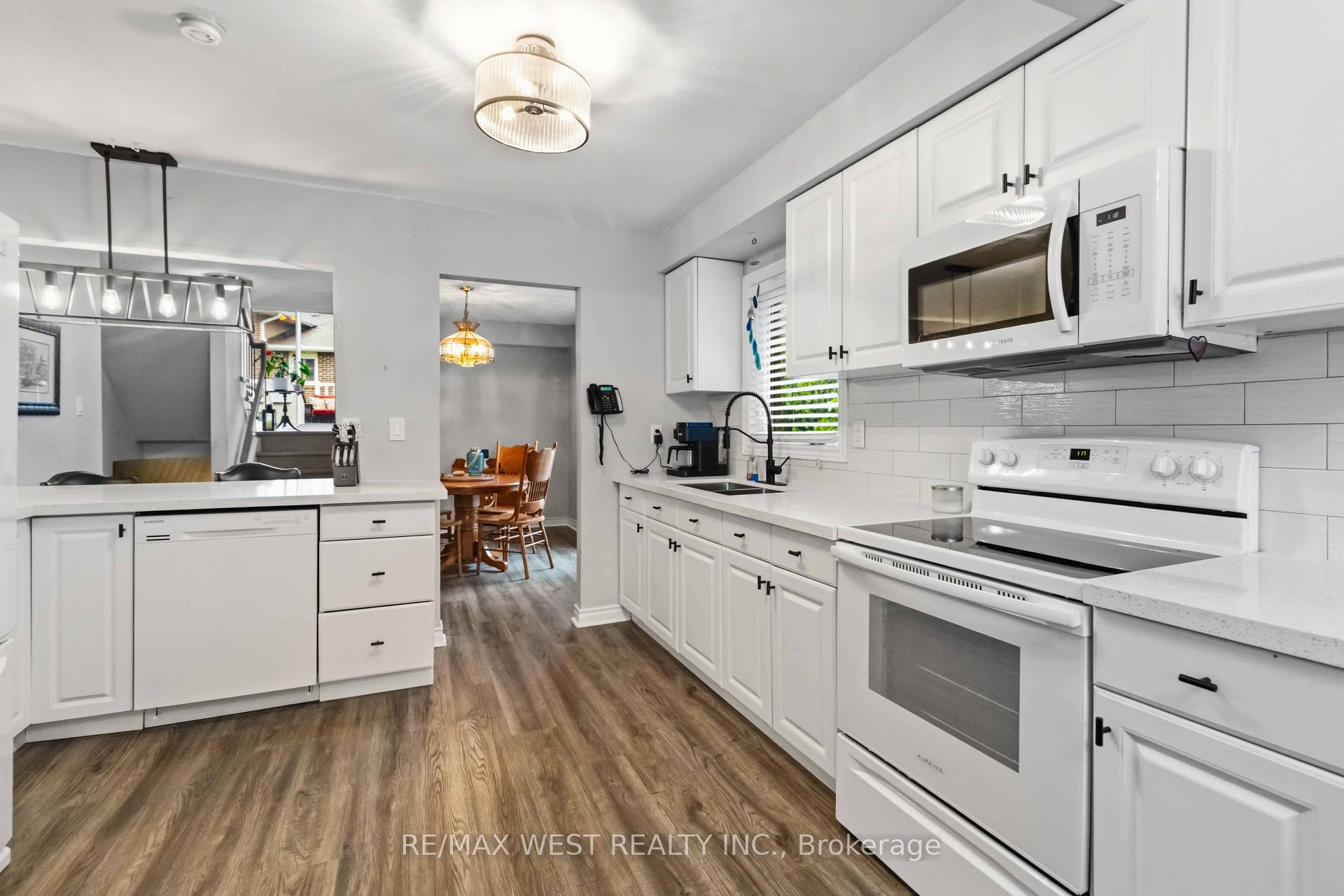 Photo 6 of 41 Winterfold Dr, Brampton, Madoc — HOMEH