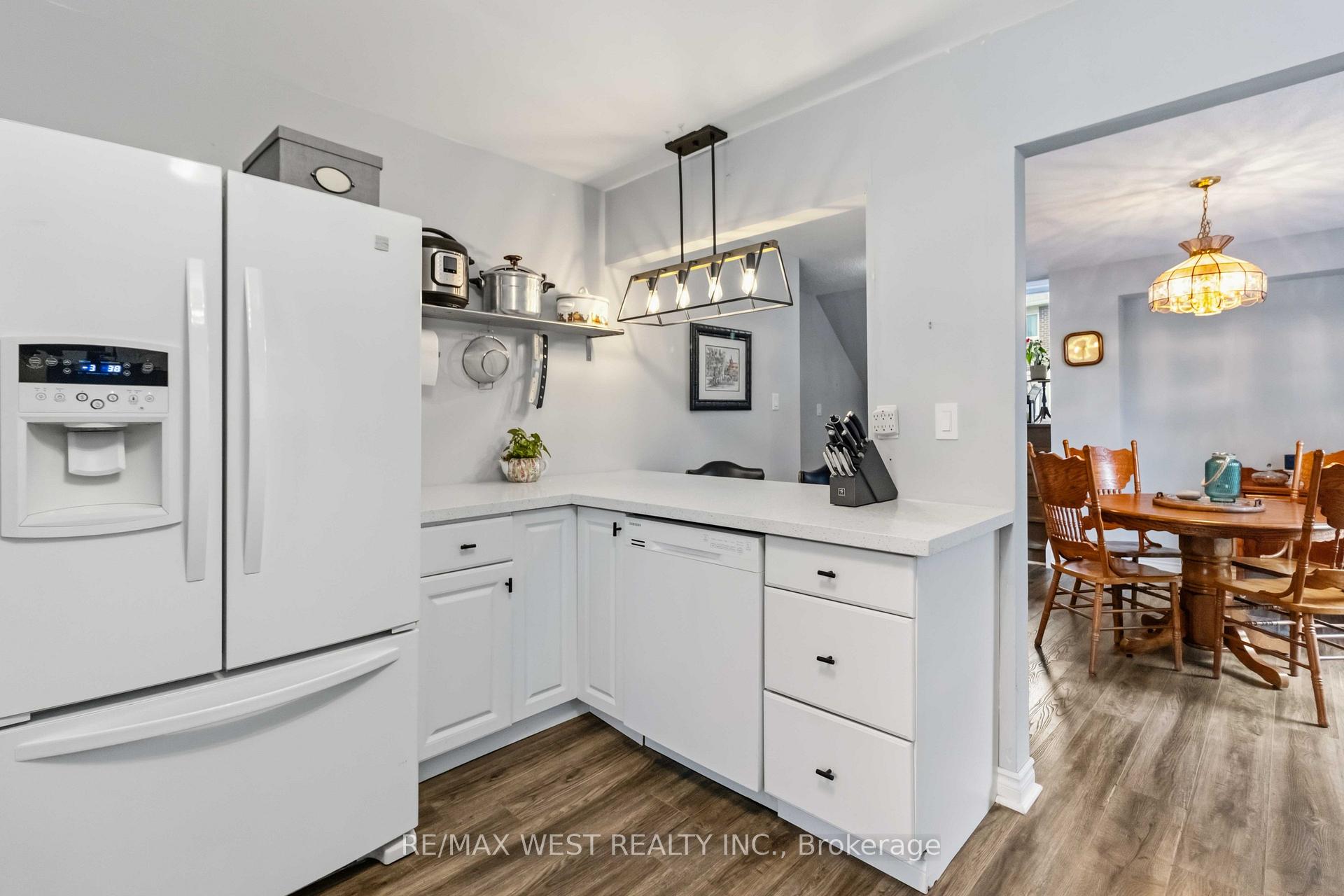 Photo 7 of 41 Winterfold Dr, Brampton, Madoc — HOMEH