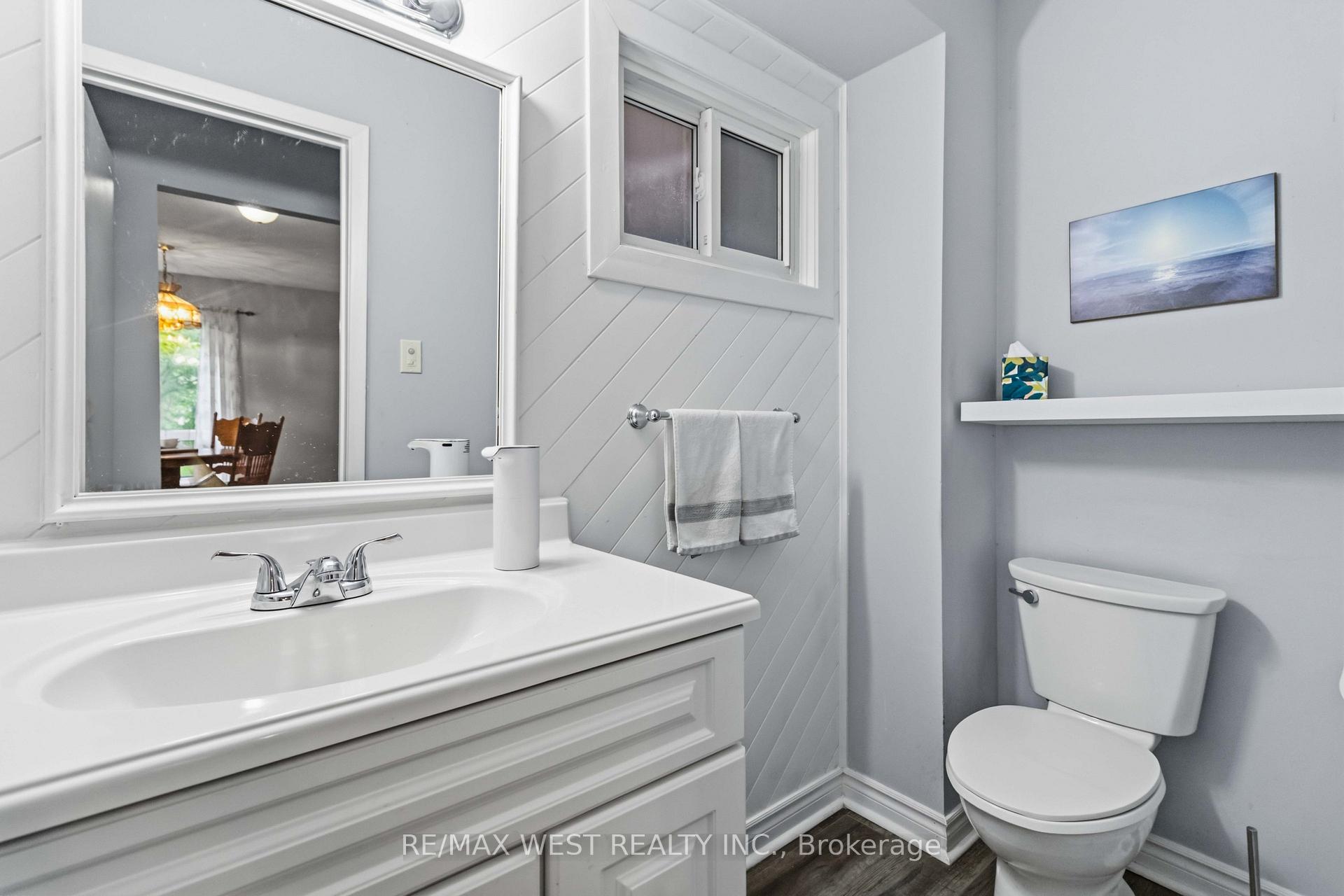 Photo 10 of 41 Winterfold Dr, Brampton, Madoc — HOMEH