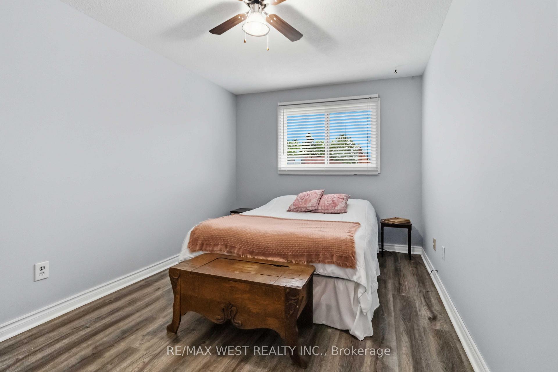 Photo 17 of 41 Winterfold Dr, Brampton, Madoc — HOMEH