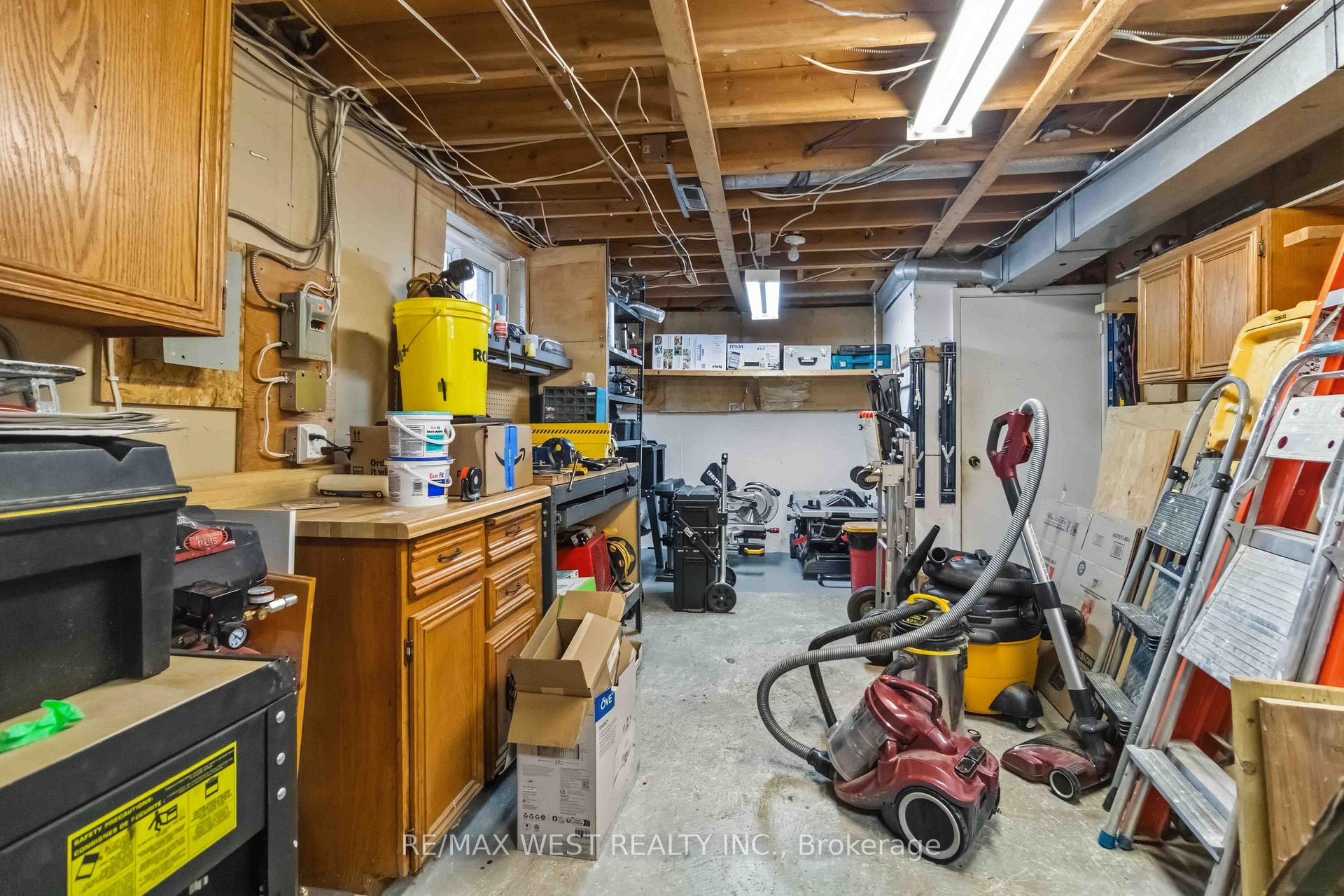 Photo 28 of 41 Winterfold Dr, Brampton, Madoc — HOMEH