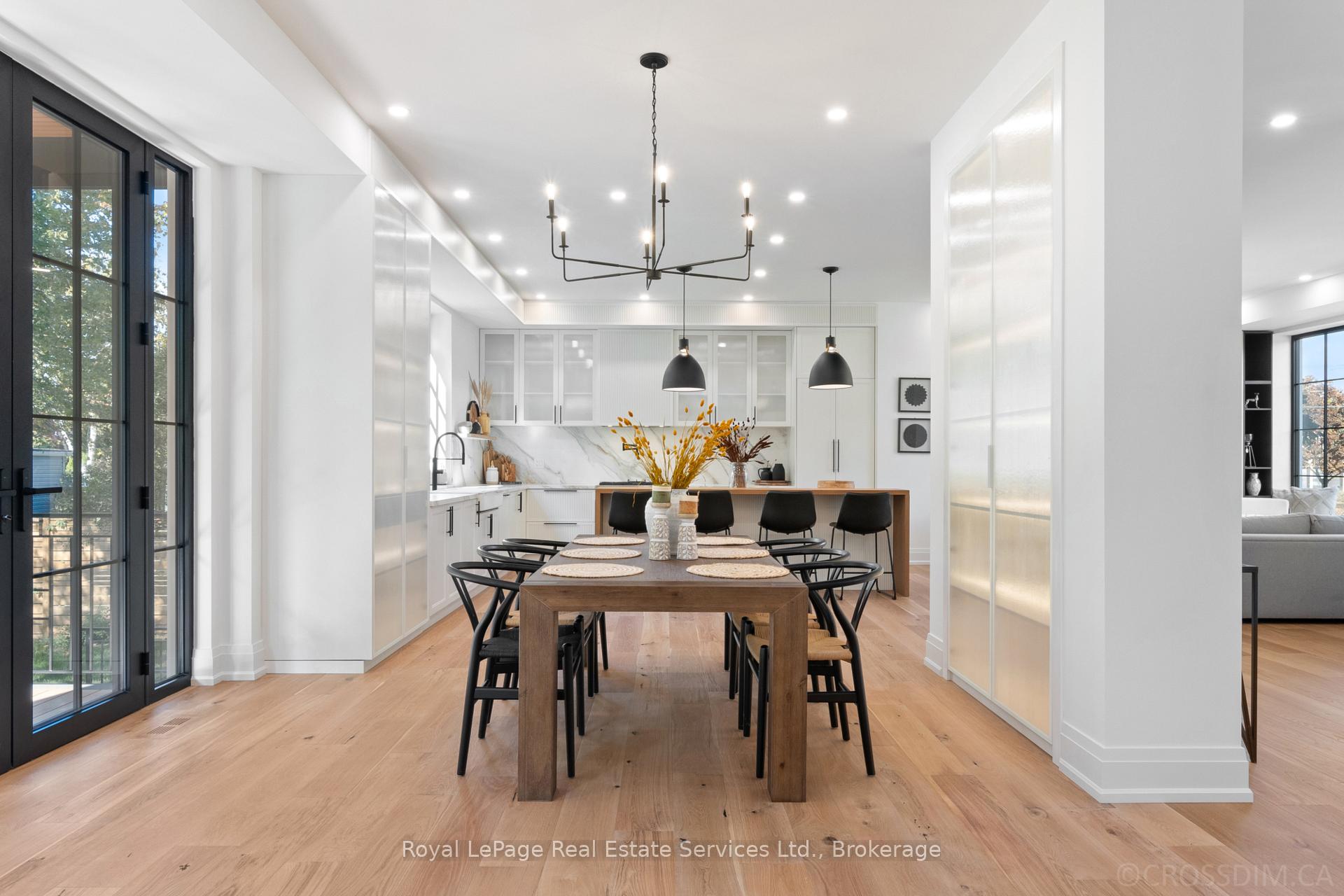 Photo 5 of 480 Scarsdale Crescent, Oakville, West — HOMEH
