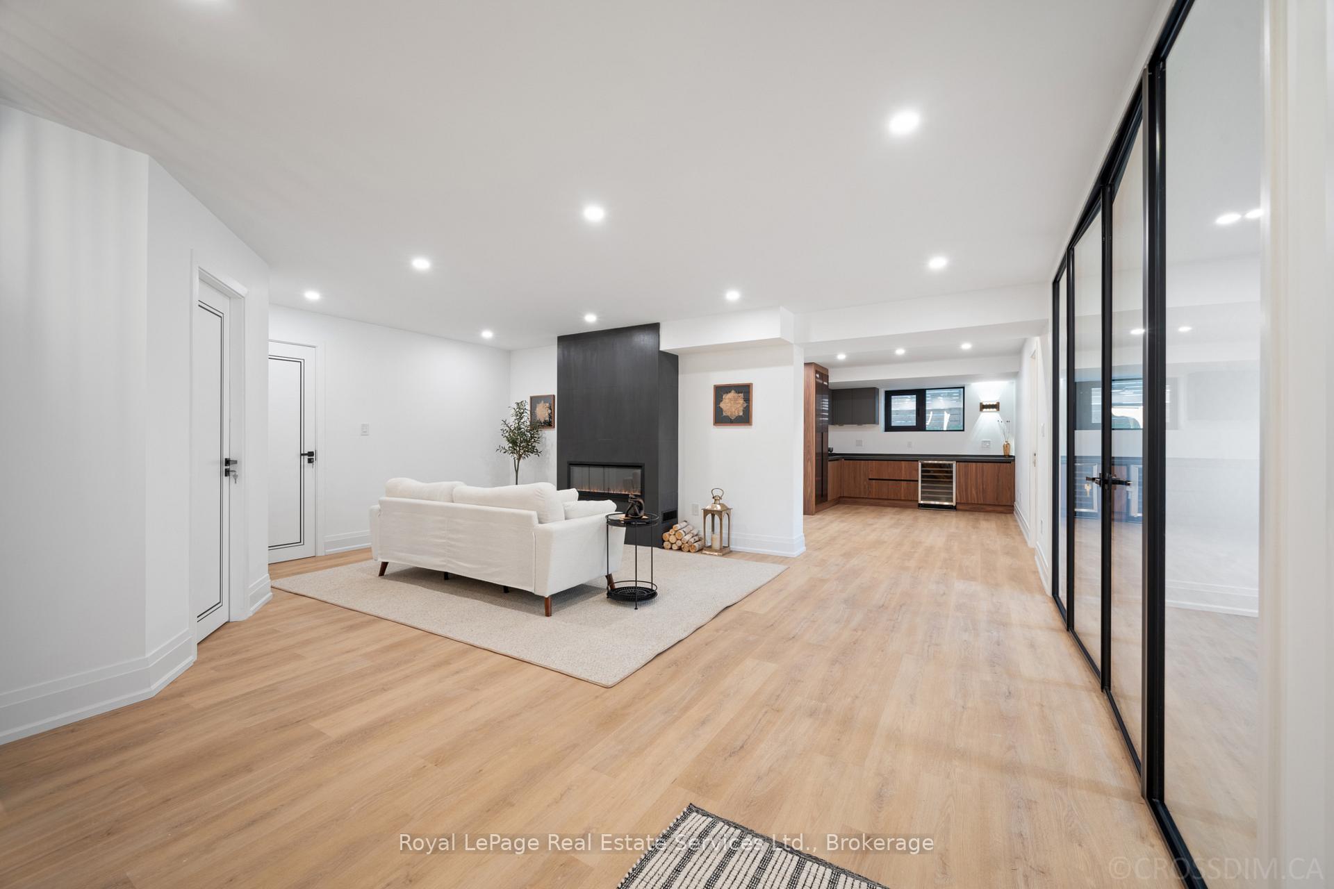 Photo 34 of 480 Scarsdale Crescent, Oakville, West — HOMEH