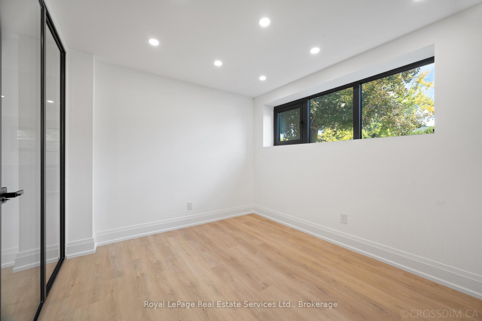 Photo 37 of 480 Scarsdale Crescent, Oakville, West — HOMEH