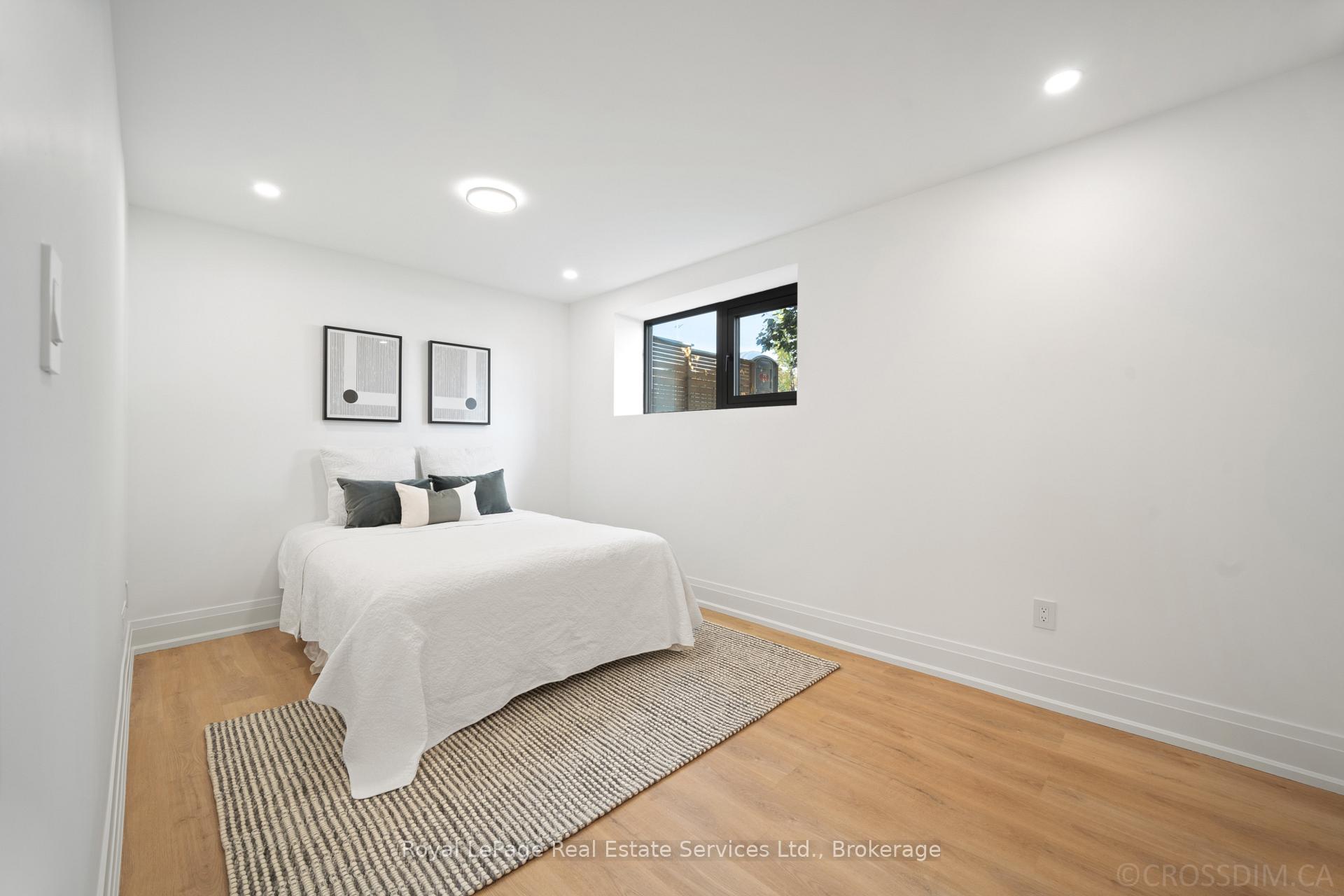 Photo 39 of 480 Scarsdale Crescent, Oakville, West — HOMEH