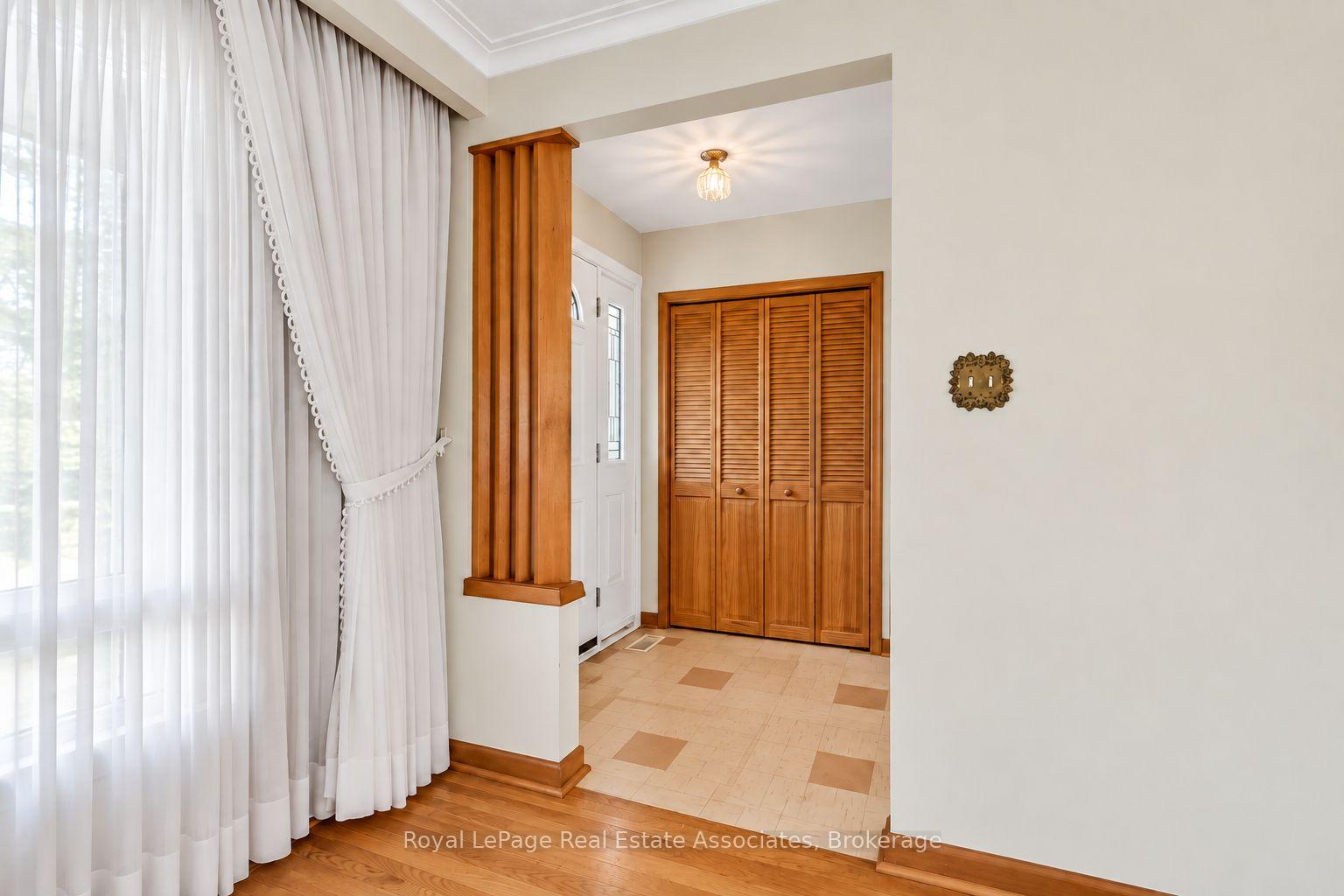 Photo 6 of 59 Stapleton Drive, Etobicoke, Kingsview Village-The Westway — HOMEH