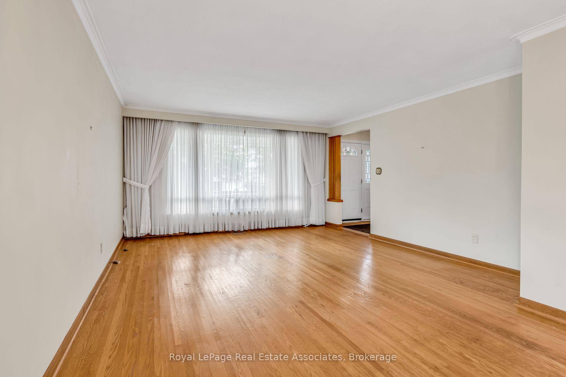 Photo 8 of 59 Stapleton Drive, Etobicoke, Kingsview Village-The Westway — HOMEH