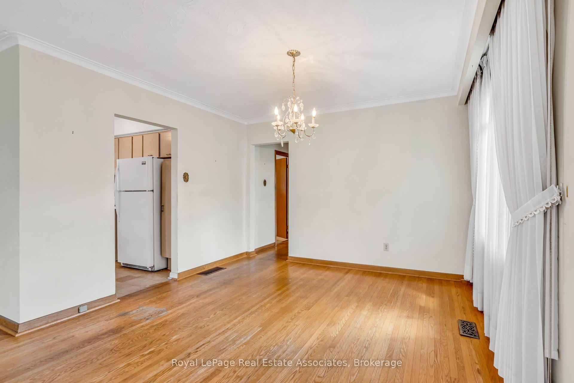 Photo 14 of 59 Stapleton Drive, Etobicoke, Kingsview Village-The Westway — HOMEH