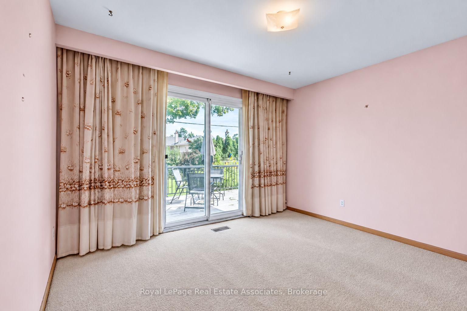 Photo 19 of 59 Stapleton Drive, Etobicoke, Kingsview Village-The Westway — HOMEH