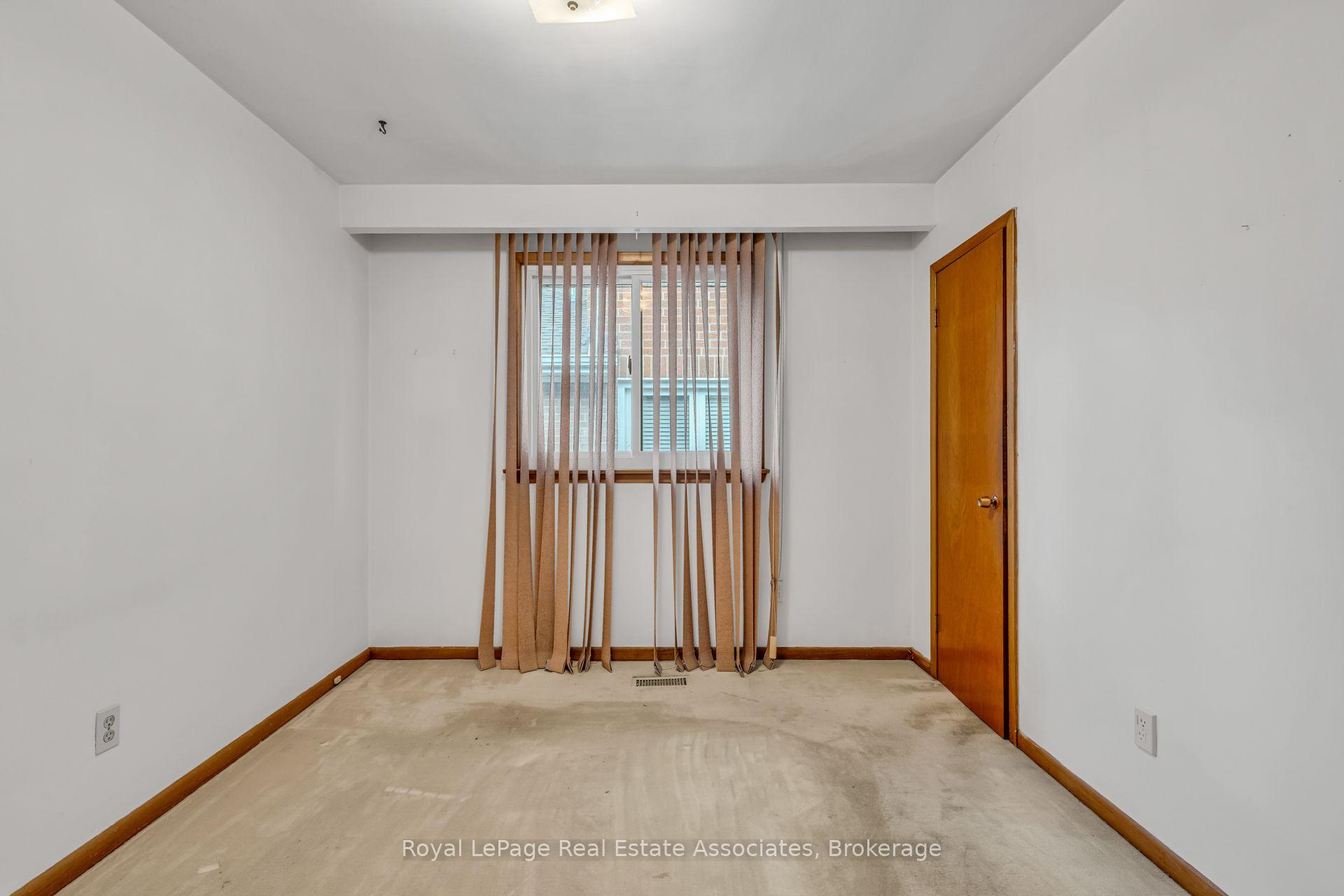Photo 24 of 59 Stapleton Drive, Etobicoke, Kingsview Village-The Westway — HOMEH