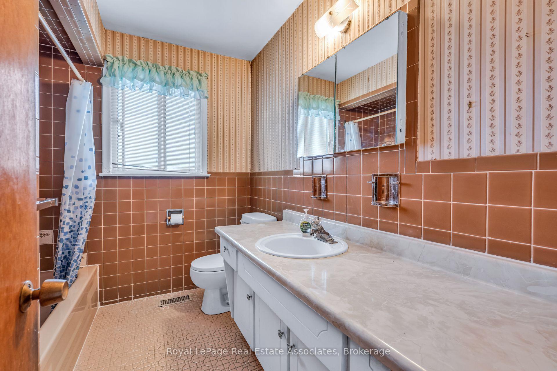 Photo 26 of 59 Stapleton Drive, Etobicoke, Kingsview Village-The Westway — HOMEH