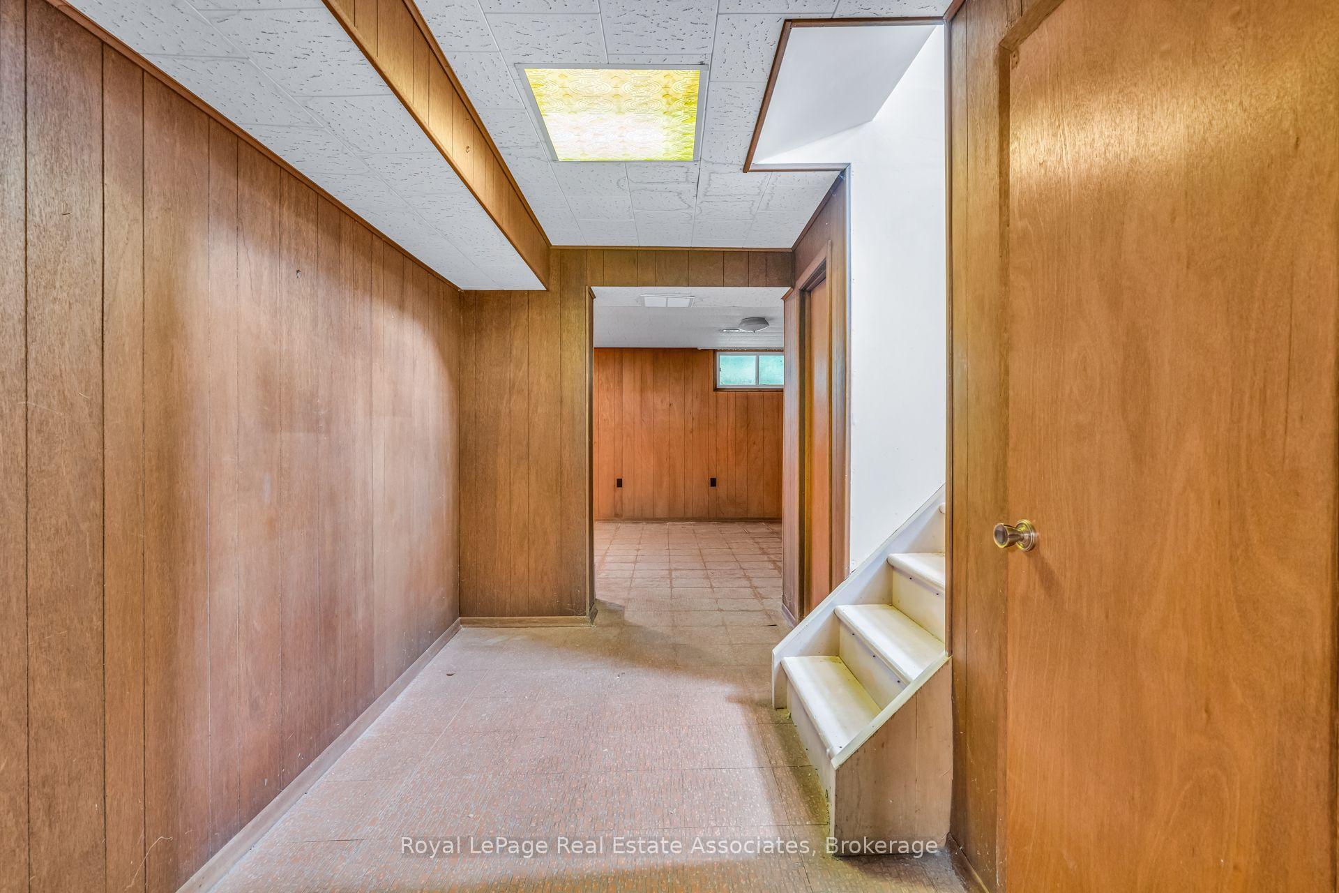 Photo 28 of 59 Stapleton Drive, Etobicoke, Kingsview Village-The Westway — HOMEH