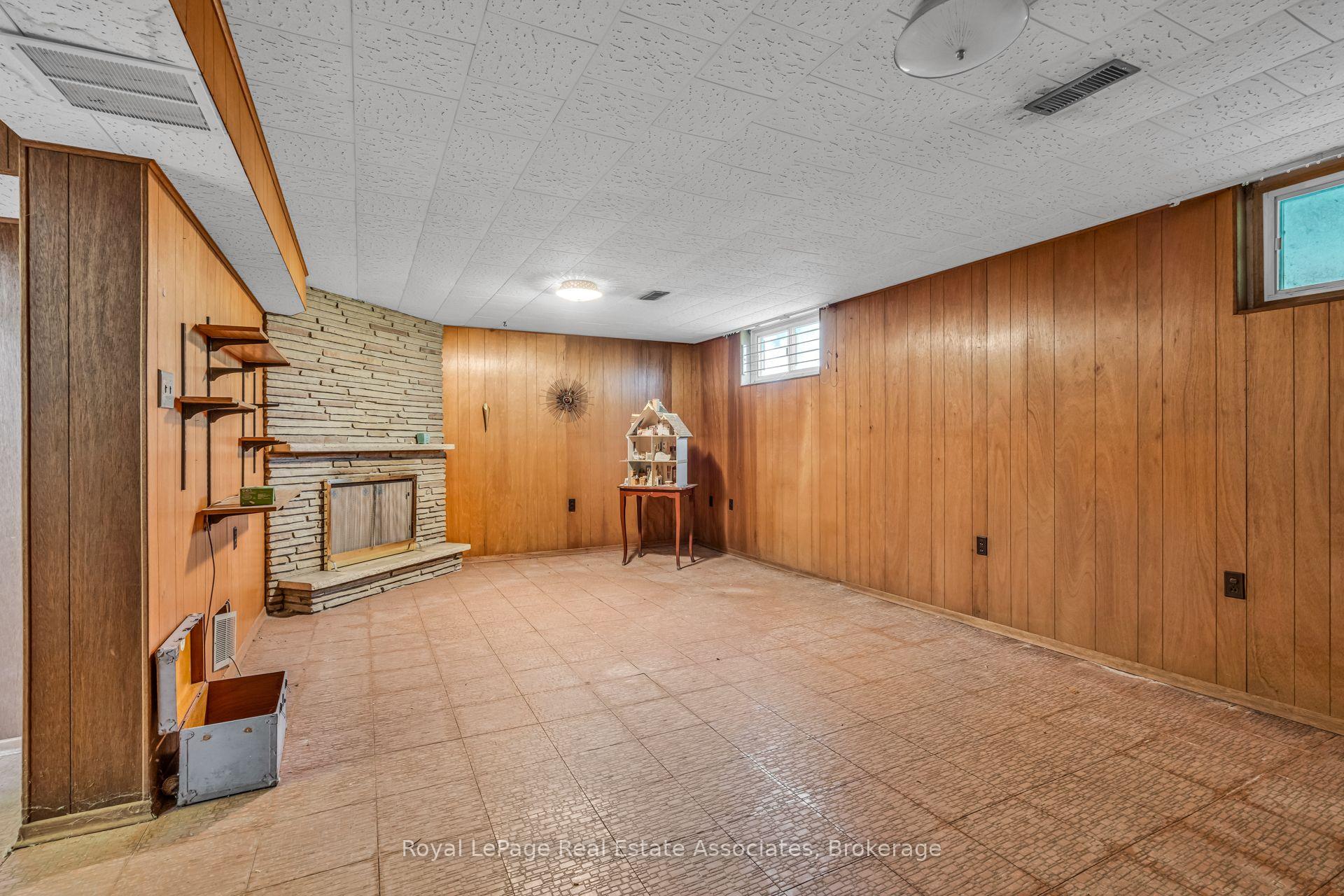 Photo 29 of 59 Stapleton Drive, Etobicoke, Kingsview Village-The Westway — HOMEH