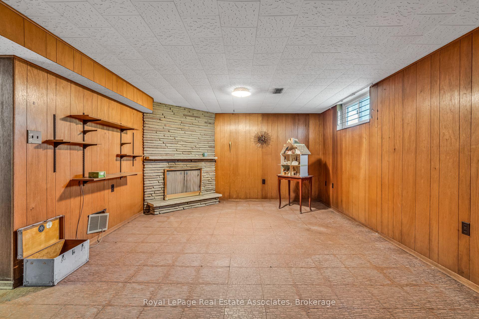 Photo 31 of 59 Stapleton Drive, Etobicoke, Kingsview Village-The Westway — HOMEH