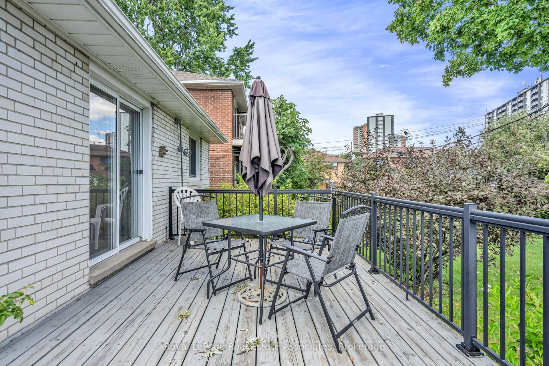 Photo 32 of 59 Stapleton Drive, Etobicoke, Kingsview Village-The Westway — HOMEH