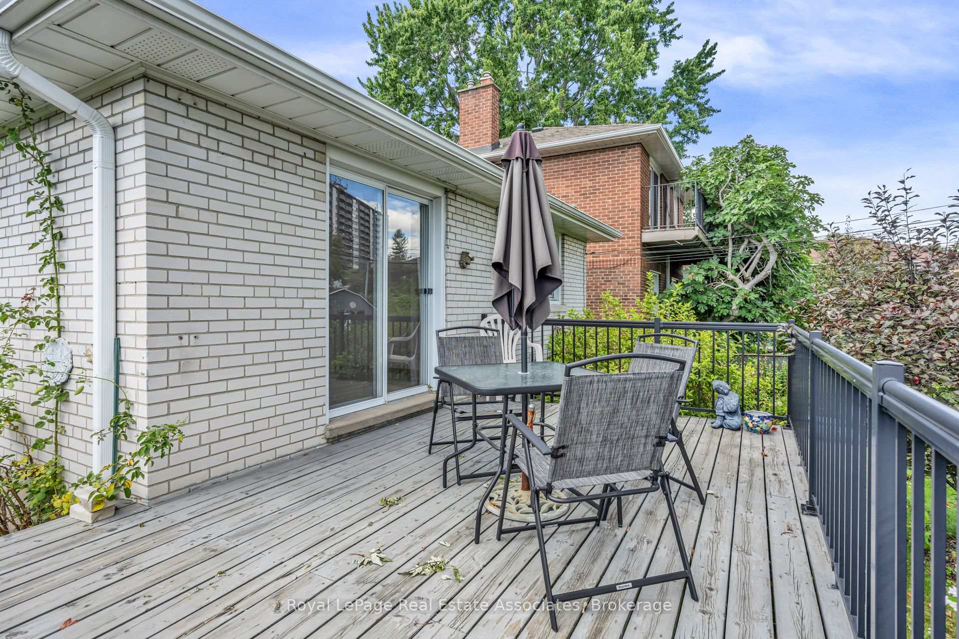 Photo 33 of 59 Stapleton Drive, Etobicoke, Kingsview Village-The Westway — HOMEH