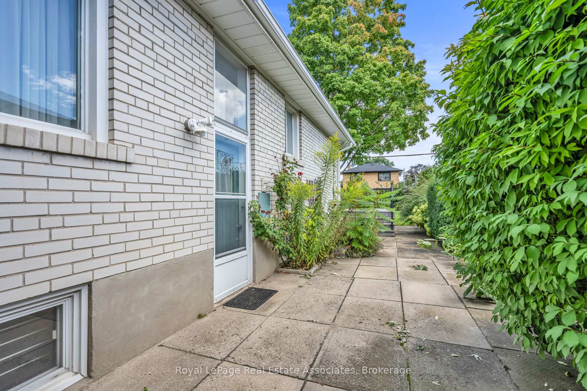 Photo 36 of 59 Stapleton Drive, Etobicoke, Kingsview Village-The Westway — HOMEH