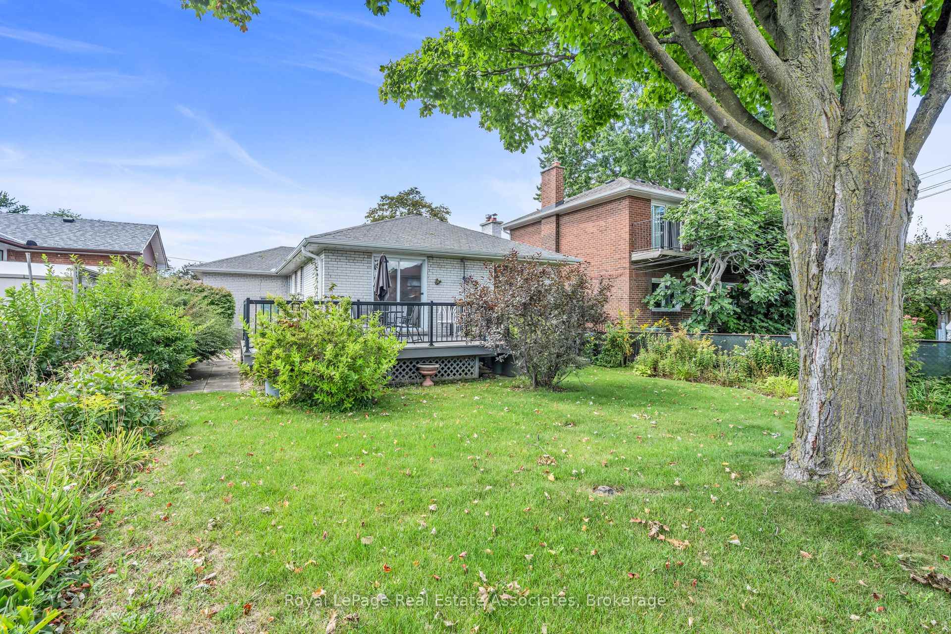 Photo 39 of 59 Stapleton Drive, Etobicoke, Kingsview Village-The Westway — HOMEH