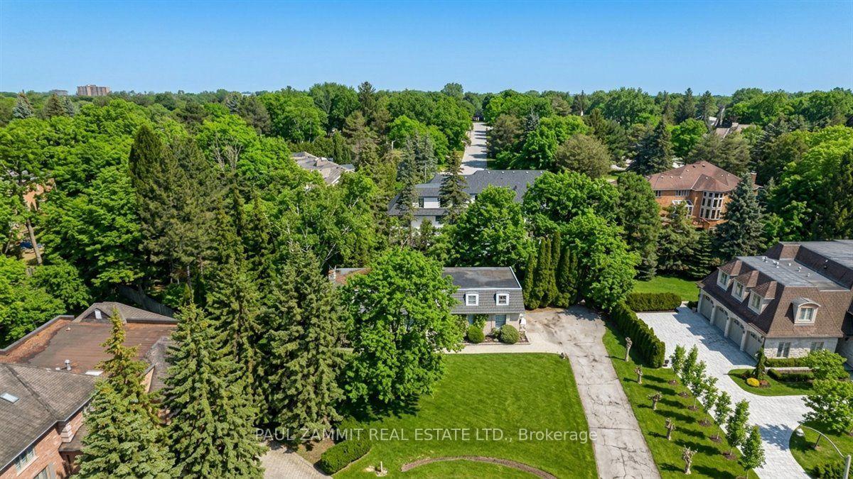 Photo 10 of 8 Lafayette Place, Markham, Bayview Glen — HOMEH