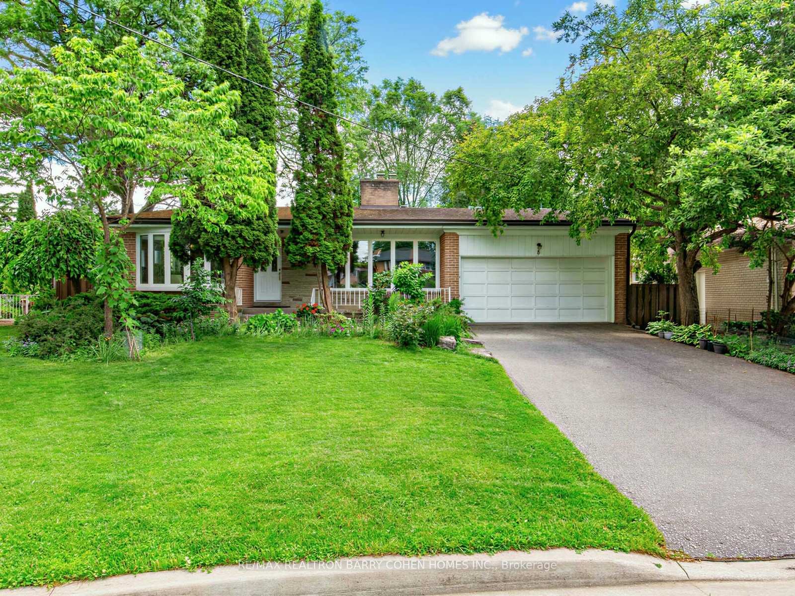 Photo 3 of 8 Boldmere Crescent, North York, Bayview Village — HOMEH