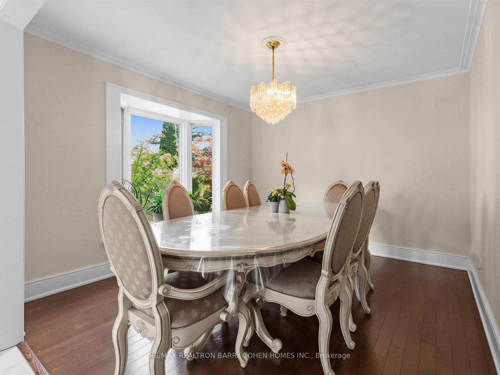 Photo 9 of 8 Boldmere Crescent, North York, Bayview Village — HOMEH