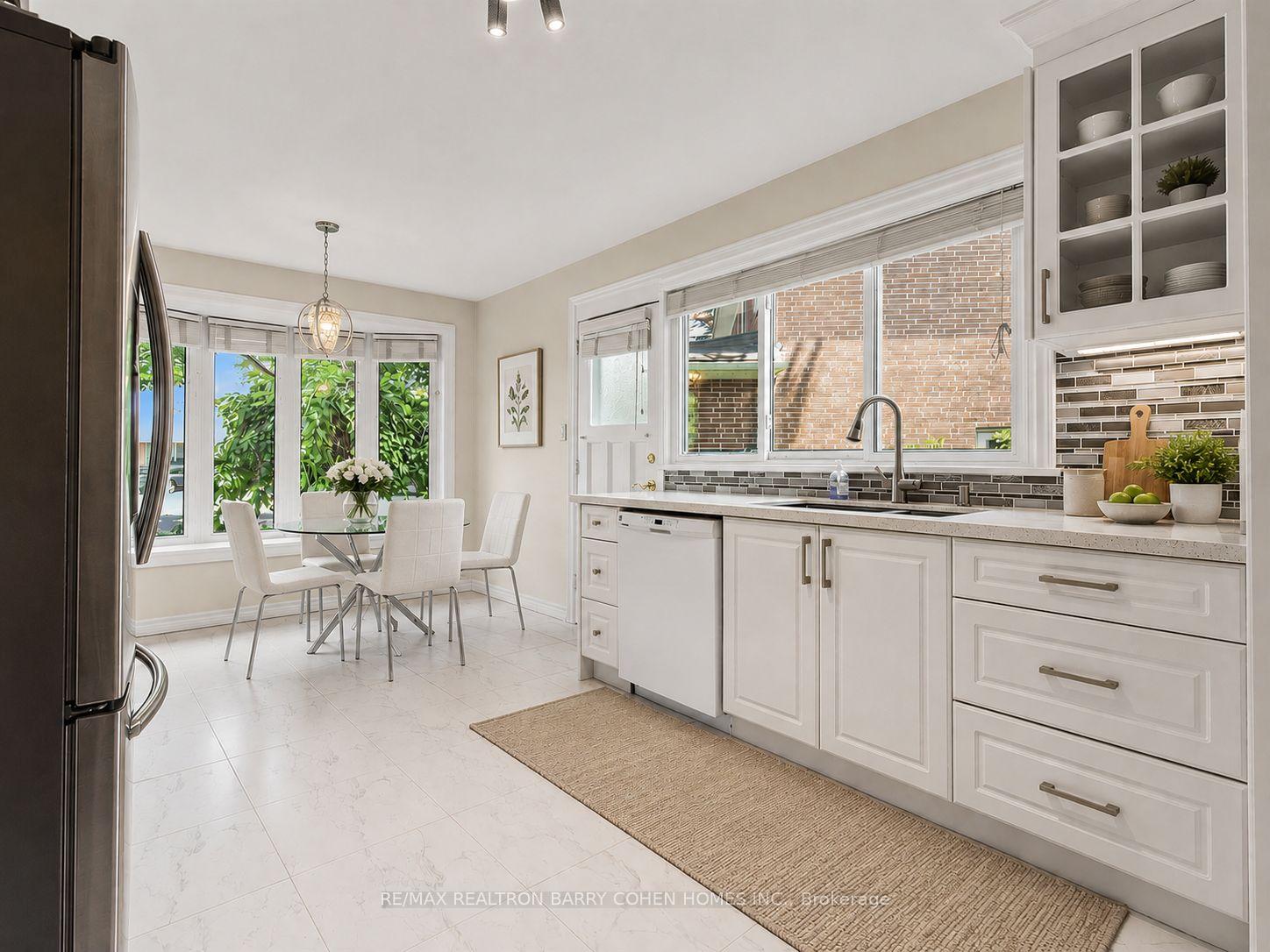 Photo 10 of 8 Boldmere Crescent, North York, Bayview Village — HOMEH