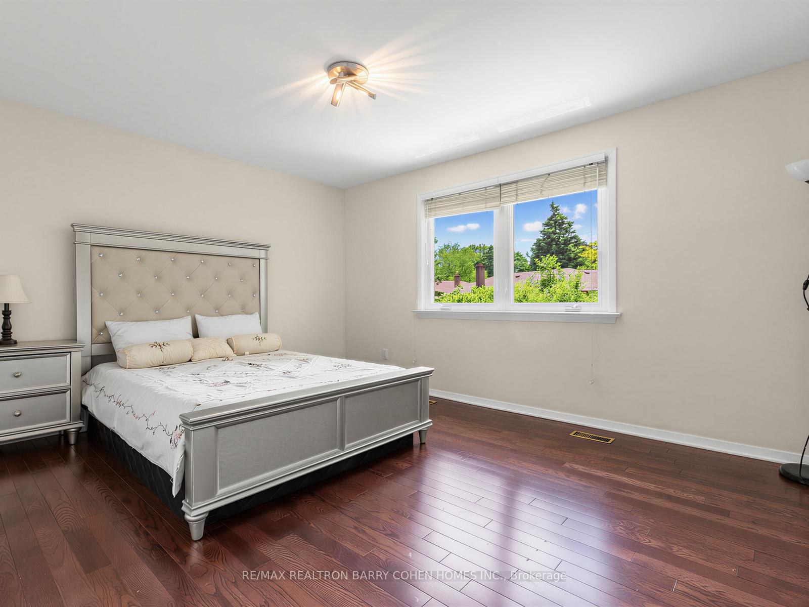 Photo 15 of 8 Boldmere Crescent, North York, Bayview Village — HOMEH