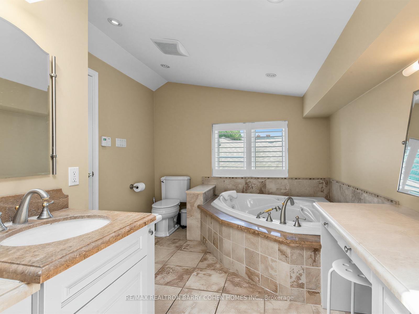 Photo 20 of 8 Boldmere Crescent, North York, Bayview Village — HOMEH