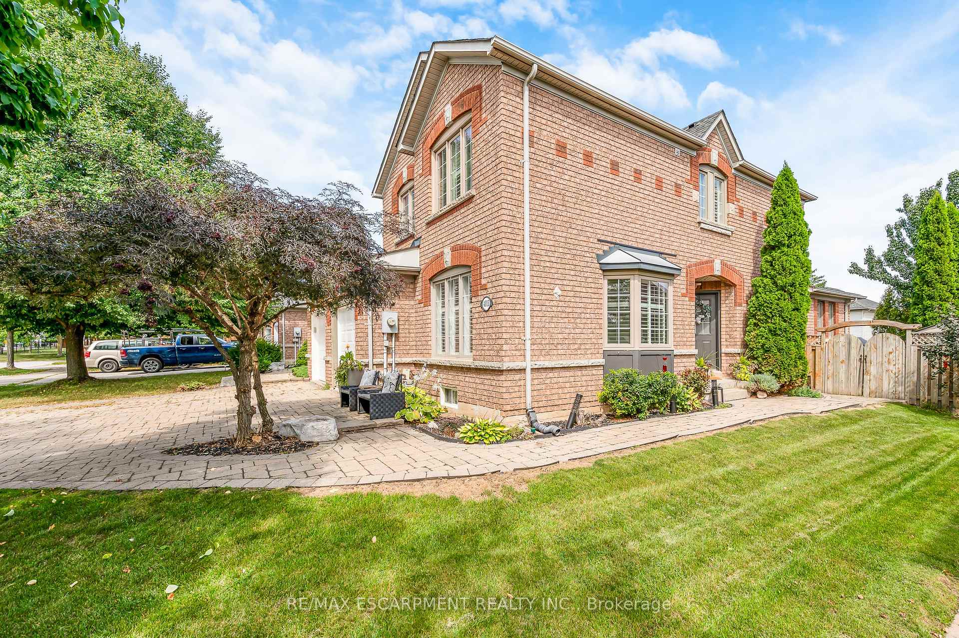 Photo 2 of 4013 Jarvis Crescent, Burlington, Rose — HOMEH