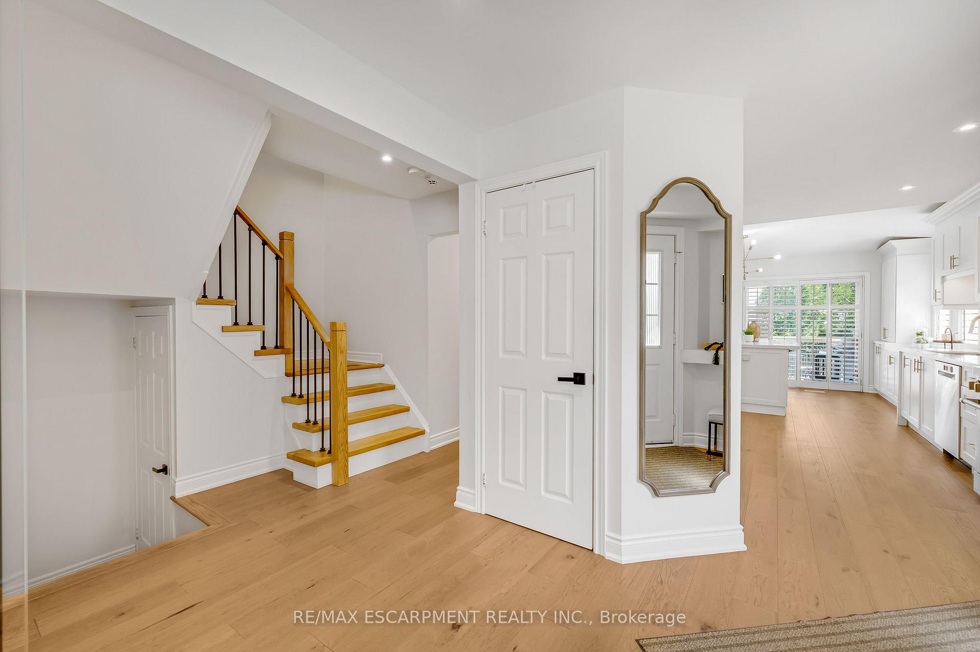 Photo 6 of 4013 Jarvis Crescent, Burlington, Rose — HOMEH