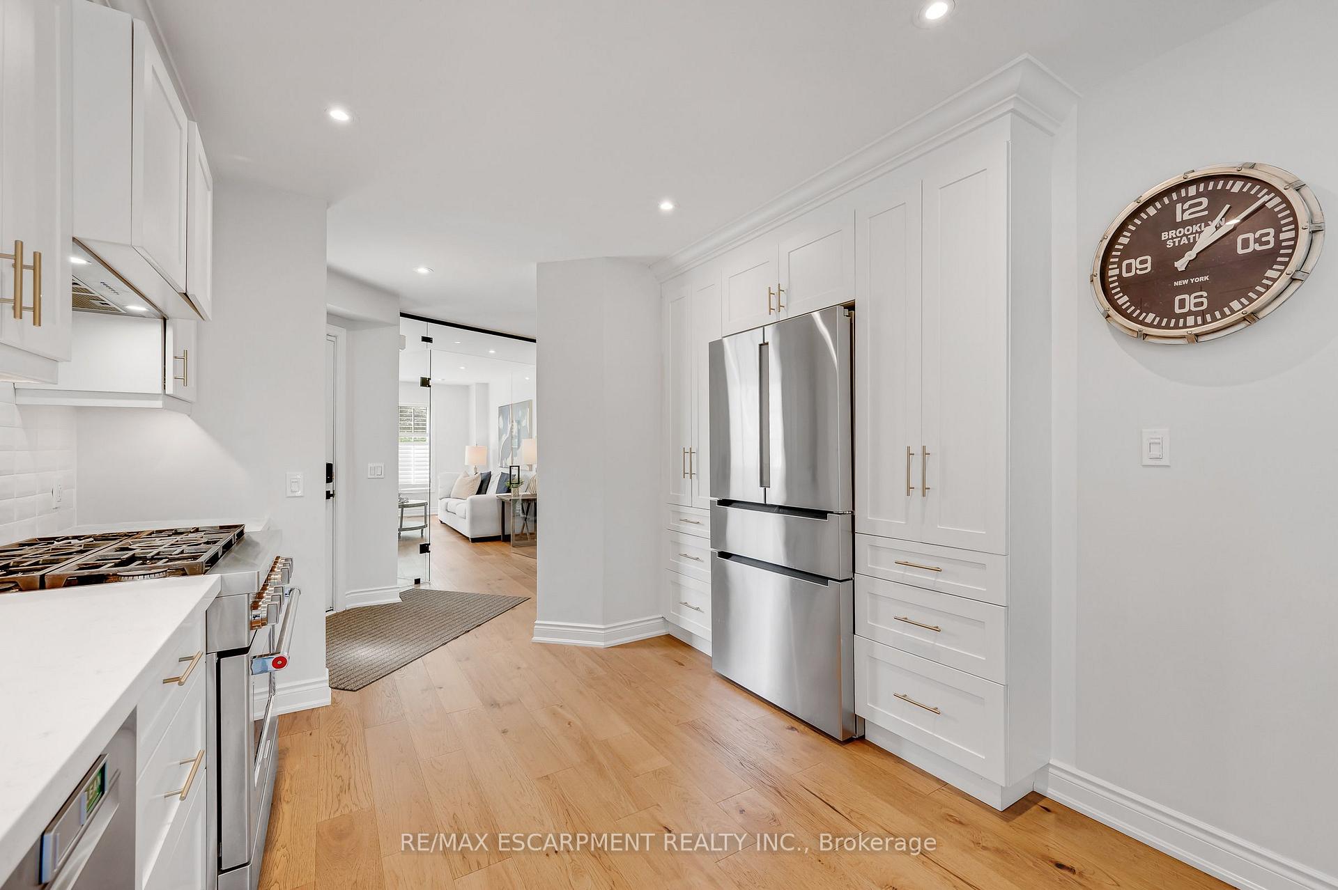 Photo 9 of 4013 Jarvis Crescent, Burlington, Rose — HOMEH