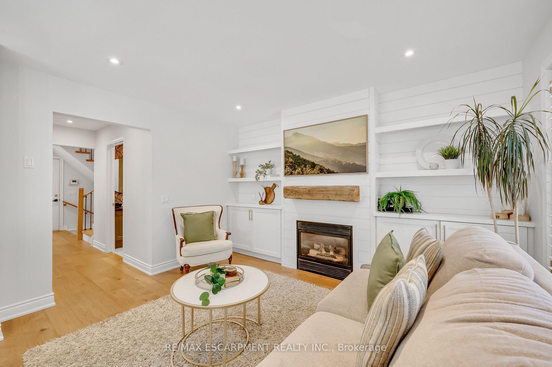 Photo 12 of 4013 Jarvis Crescent, Burlington, Rose — HOMEH