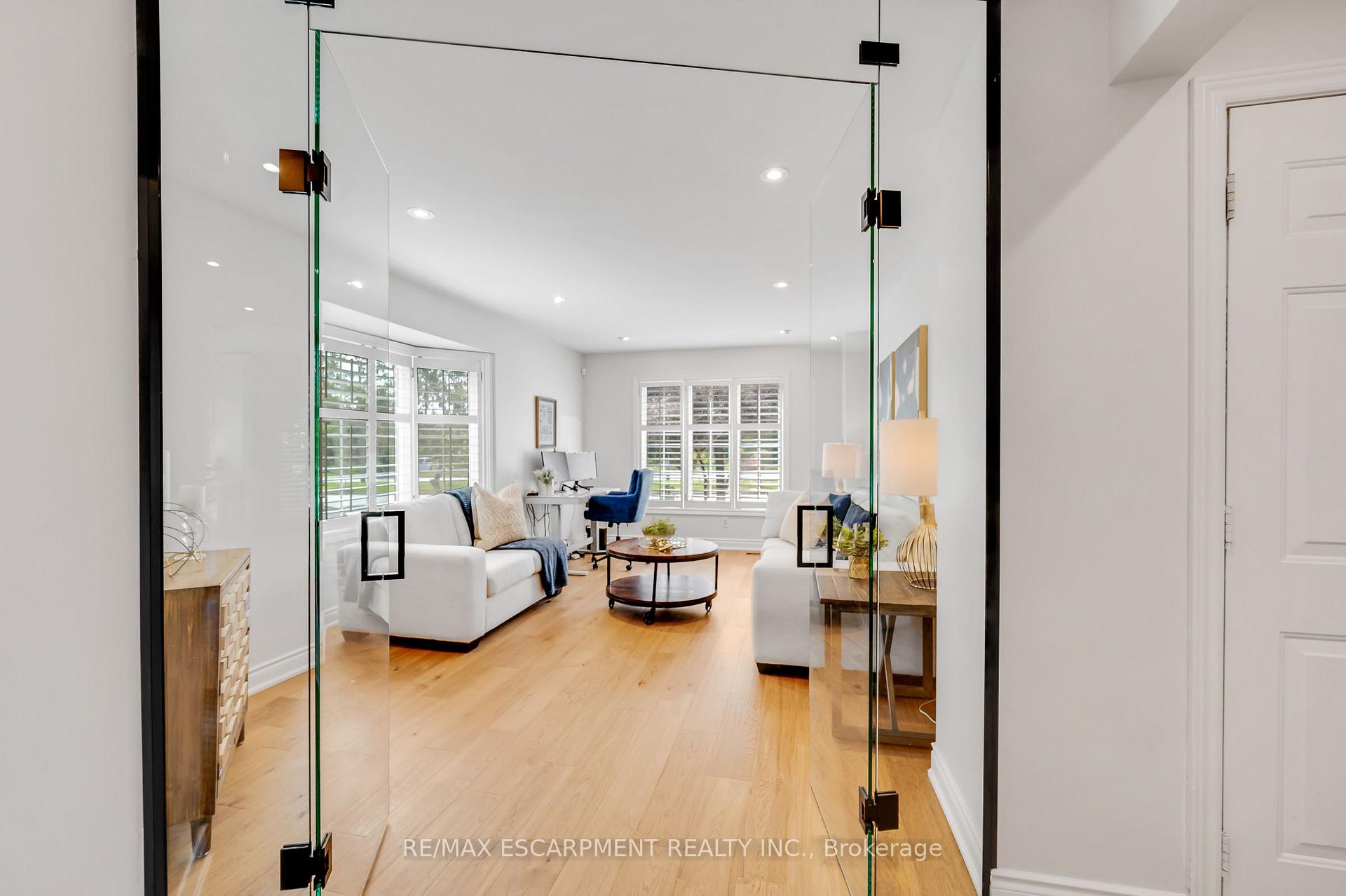 Photo 15 of 4013 Jarvis Crescent, Burlington, Rose — HOMEH