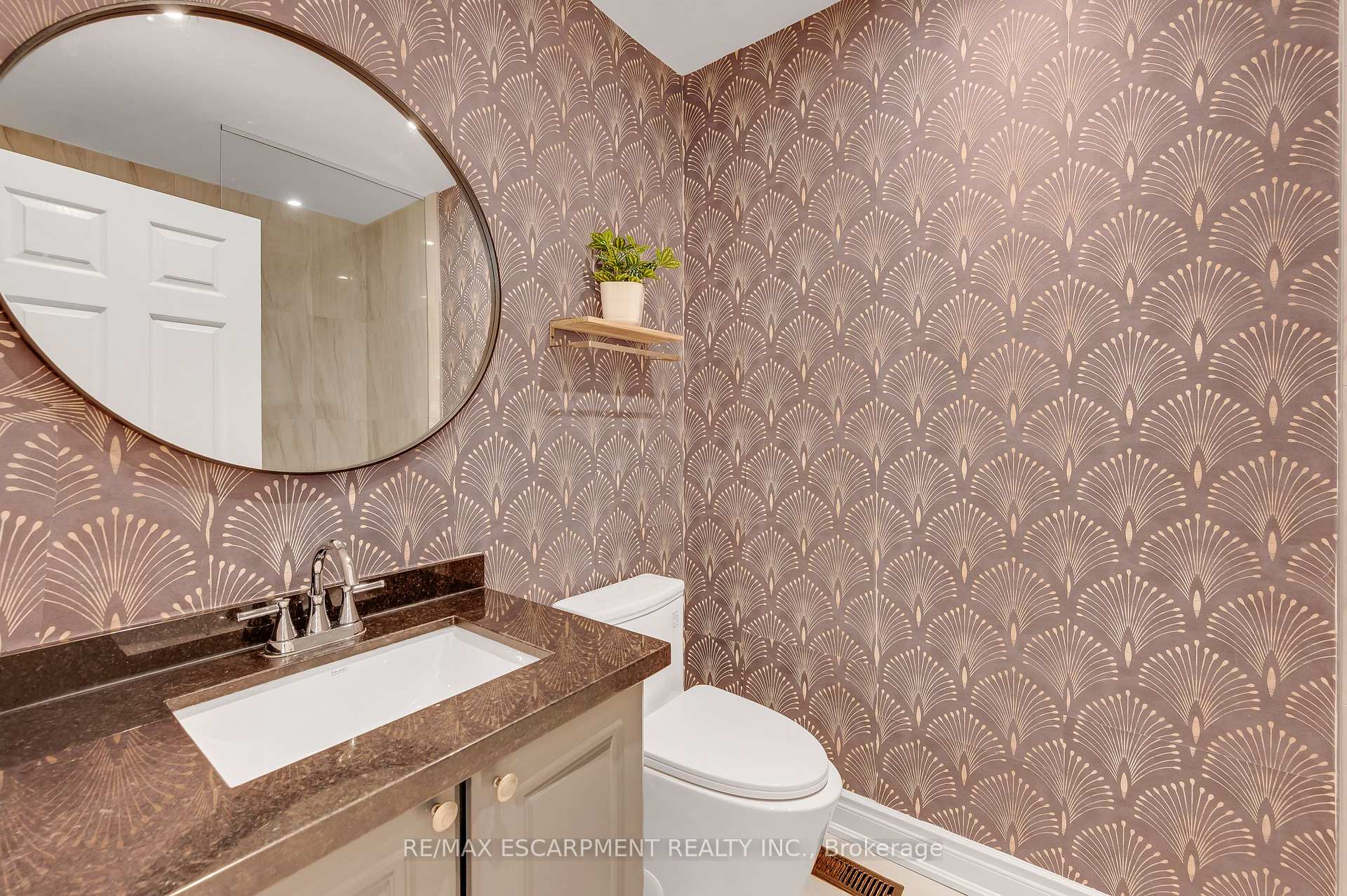 Photo 18 of 4013 Jarvis Crescent, Burlington, Rose — HOMEH