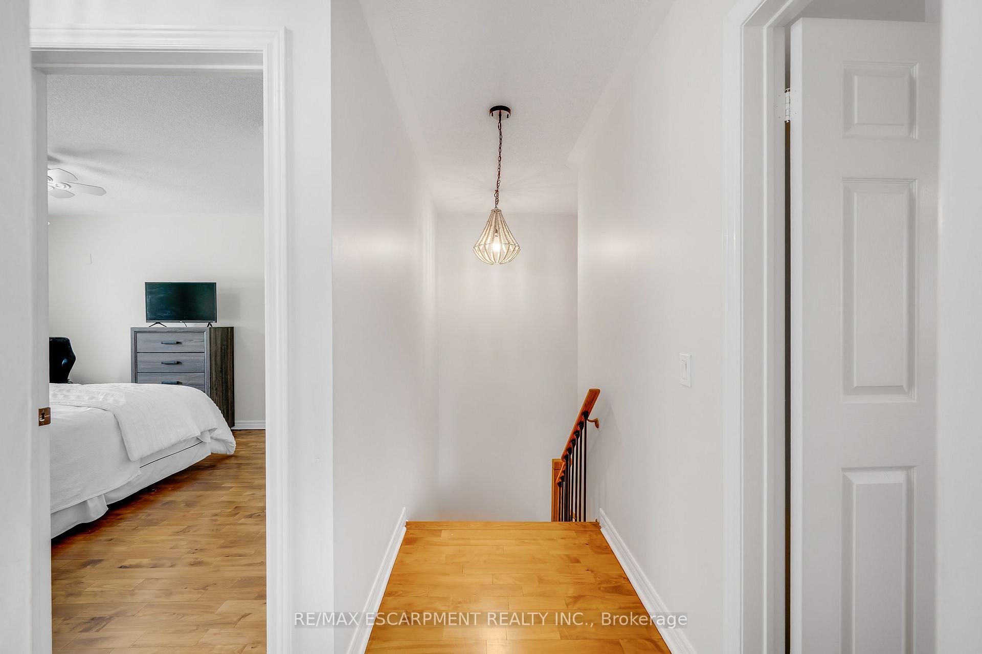 Photo 20 of 4013 Jarvis Crescent, Burlington, Rose — HOMEH