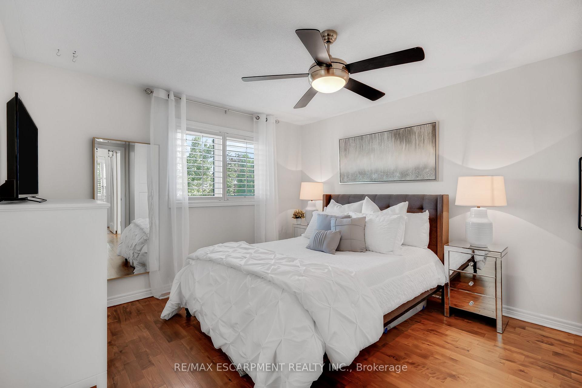 Photo 21 of 4013 Jarvis Crescent, Burlington, Rose — HOMEH