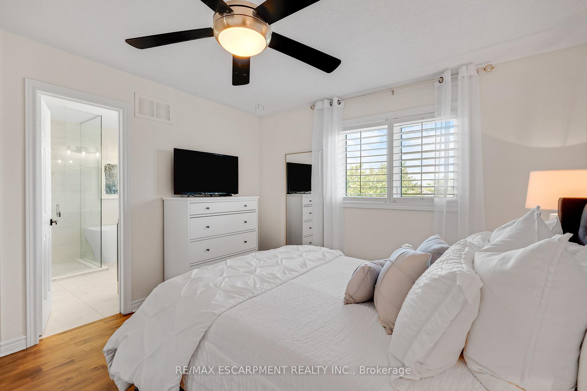 Photo 22 of 4013 Jarvis Crescent, Burlington, Rose — HOMEH