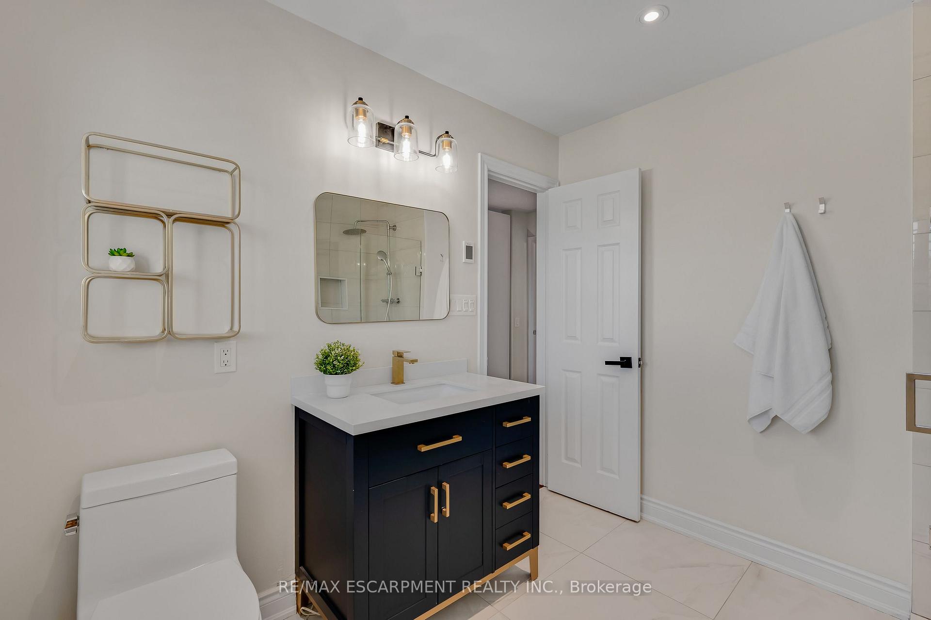 Photo 24 of 4013 Jarvis Crescent, Burlington, Rose — HOMEH
