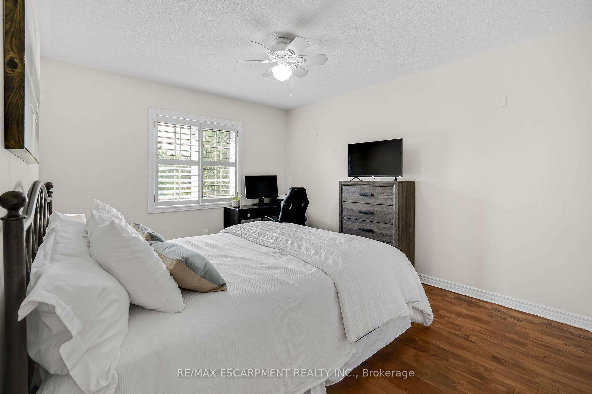 Photo 25 of 4013 Jarvis Crescent, Burlington, Rose — HOMEH