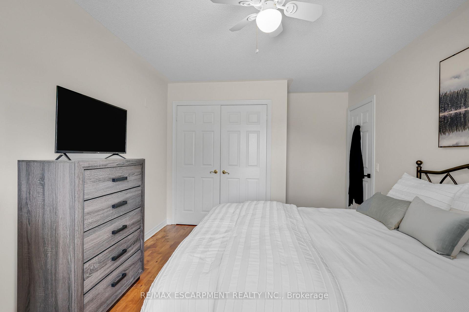 Photo 26 of 4013 Jarvis Crescent, Burlington, Rose — HOMEH