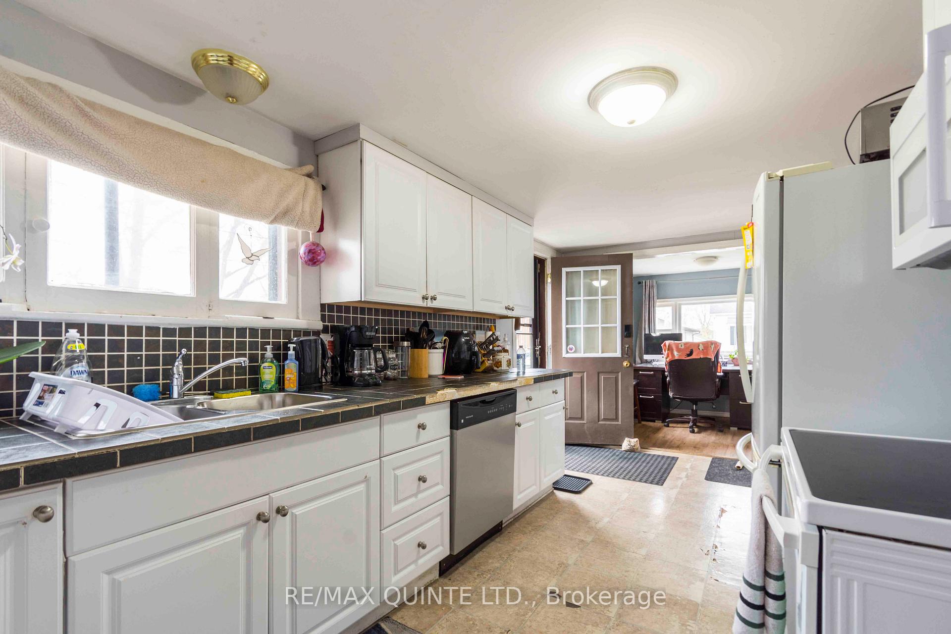 Photo 3 of 20 Mccann Street, Quinte West, Trenton Ward — HOMEH