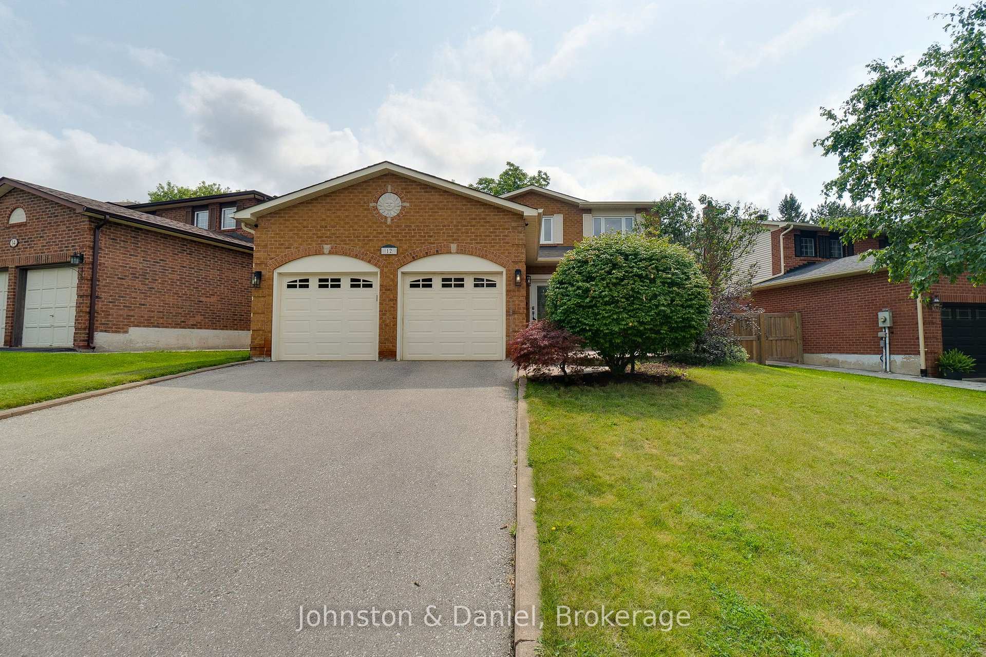 Photo 3 of 12 Jason Crescent, Halton Hills, Georgetown — HOMEH
