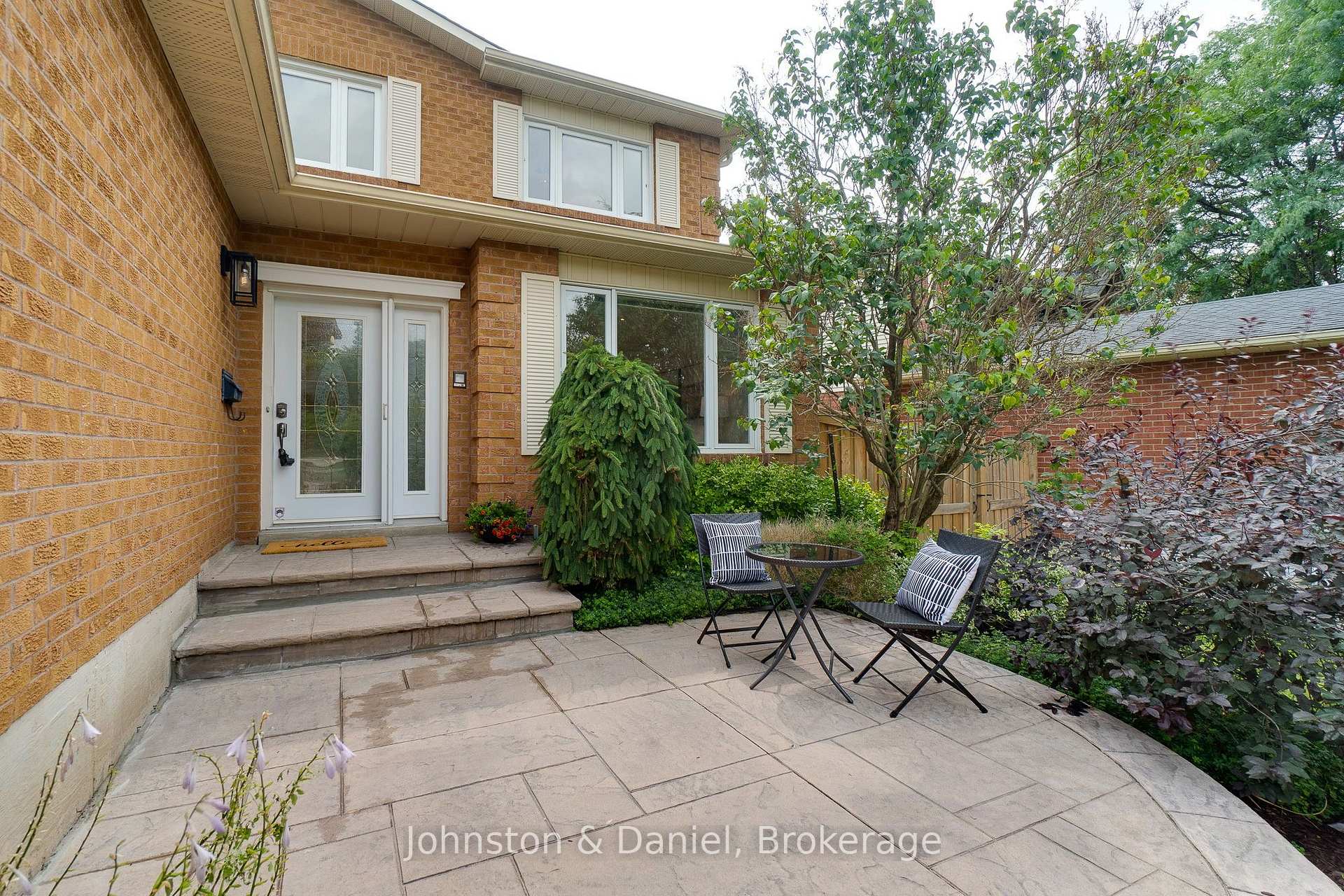 Photo 5 of 12 Jason Crescent, Halton Hills, Georgetown — HOMEH